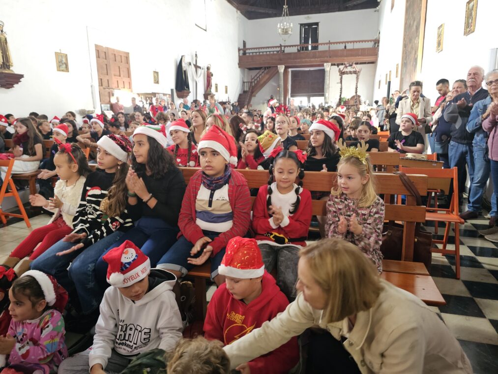 Las primeras voces cantoras de Navidad dan el mejor tono e ilusión en Antigua