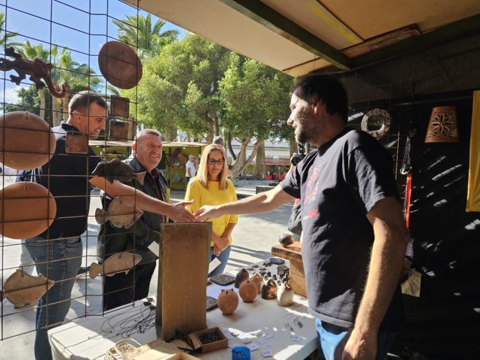 Momento anterior edicion Encuentro y Venta de Artesanía por Navidad